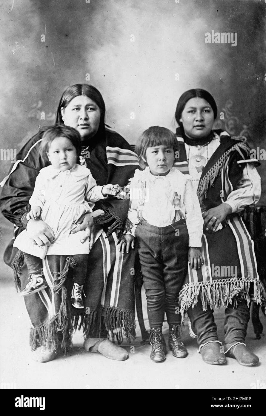 foto-d-epoca-e-d-epoca-indiani-d-america-indiani-d-india-americani-foto-di-harris-ewing-1916-2hj7mrp